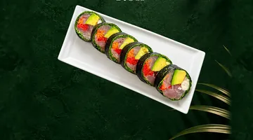 Sashimi roll at KAMI Sushi & Poké, Paje