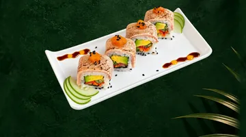 Seared roll at KAMI Sushi & Poké, Paje