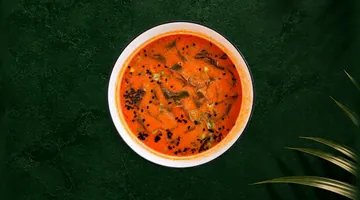Tom yum at KAMI Sushi & Poké, Paje